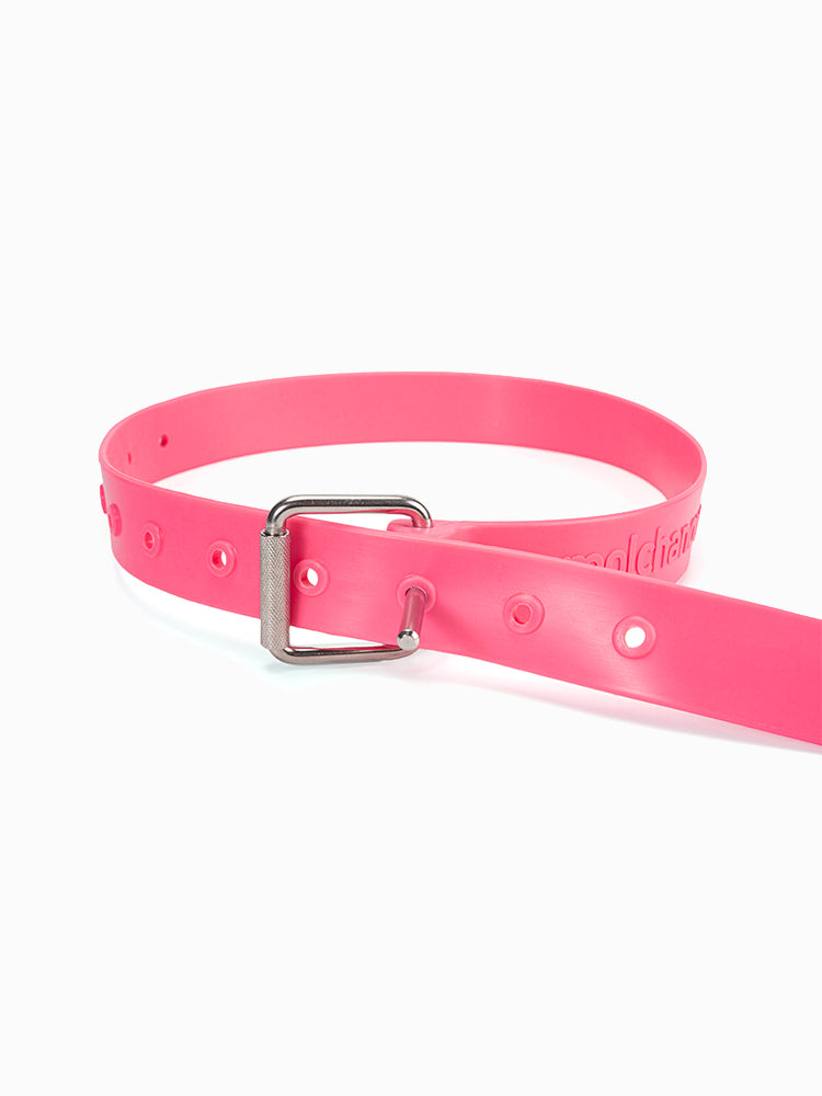 Molchanovs CORE Silicone Weight Belt in pink, close-up of the roller buckle and evenly spaced weight keeper holes